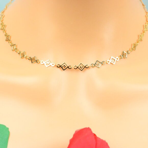 Delicate & Contemporary Necklace Chain, A Lovely Choice for Women, EVCH1783 - Picture 3 of 10